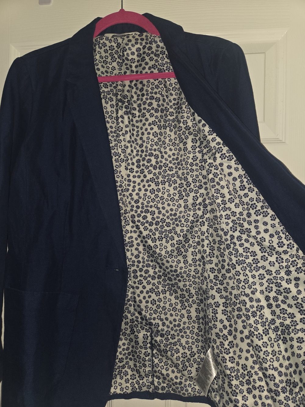 Single-Button Blazer - Picture 4 of 8